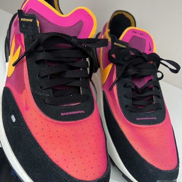 Nike - Picture 6 of 8